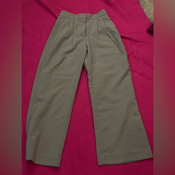 Abercrombie & Fitch Taupe Pants - NWOT - Picture 5 of 5